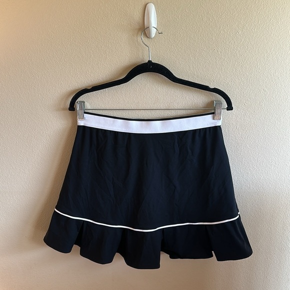 Mono B Clean Lines Skort Size L Black Pull On Style White Stripe Elastic Waist - Picture 4 of 12